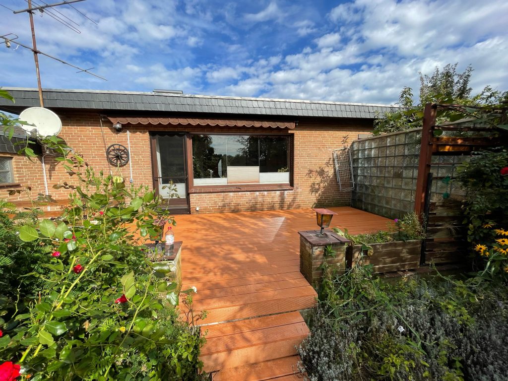 Panoramaansicht Holzterrasse