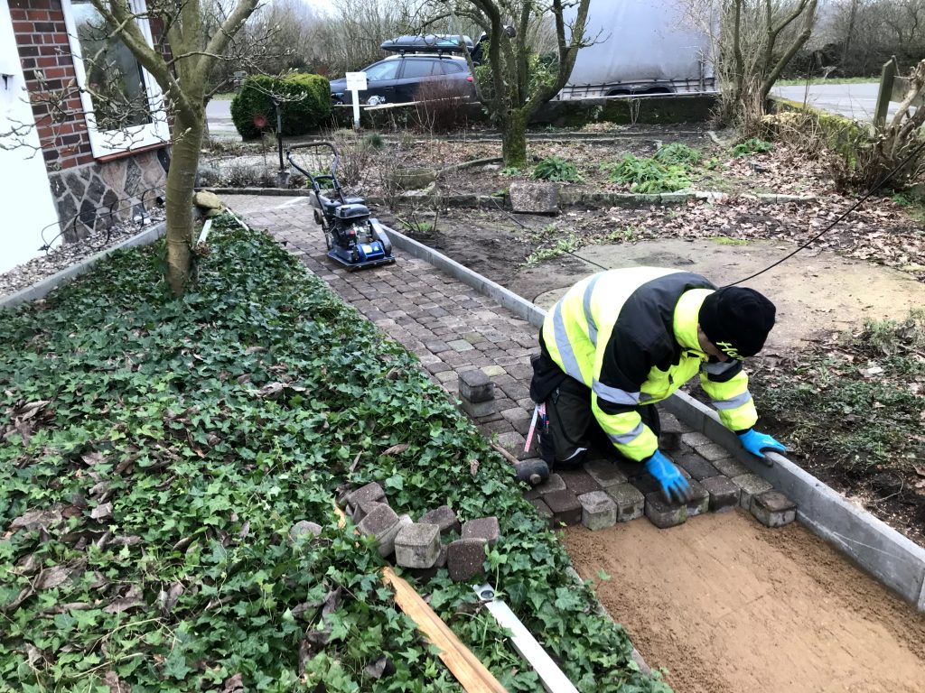 Pflasterarbeiten Weg neu anlegen